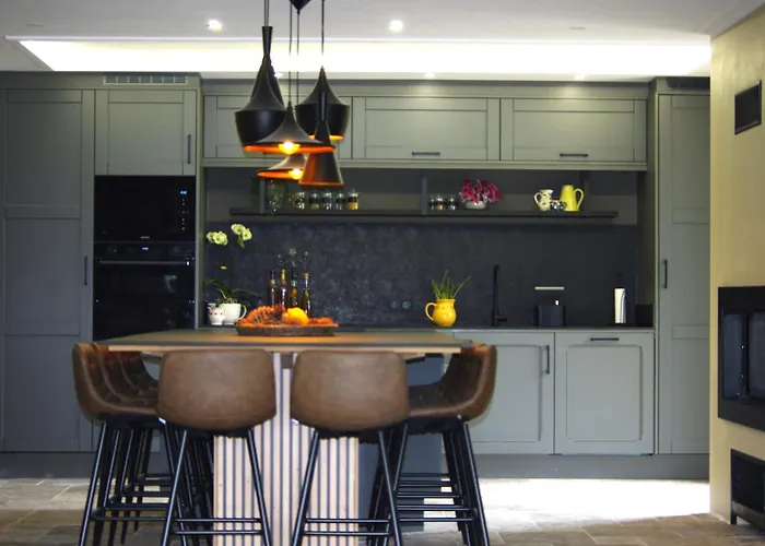 Olisios, Beautiful With Private Pool 펜션 *