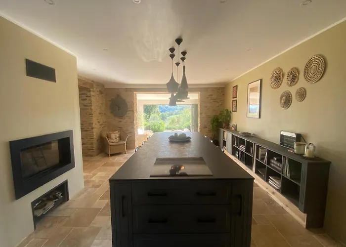 Olisios, Beautiful With Private Pool 펜션